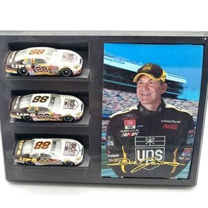 Dale Jarrett NASCAR PHOTO Plaque w/‎ 3 ACTION DIECAST CARS UPS #88 Shelf Display